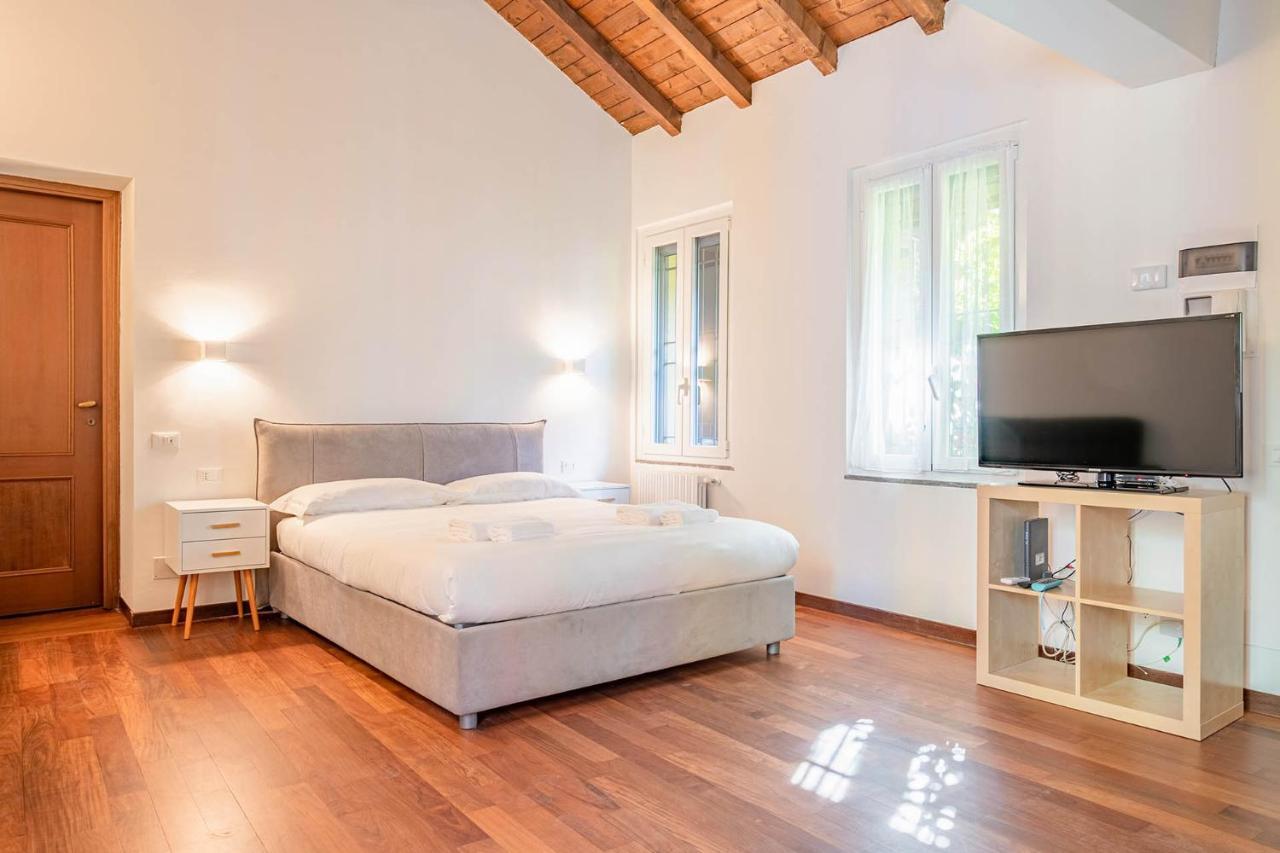 Appartamento Le Guglie In Piazza Castello - Centro Storico Milão Exterior foto
